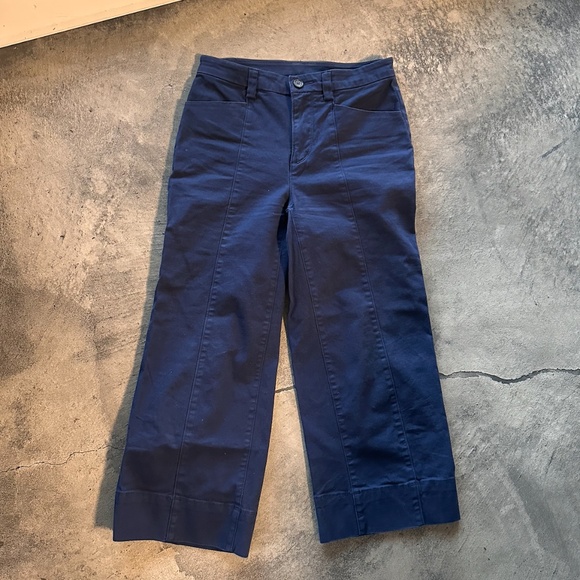 Duluth Trading Co. Workday Warrior Chino Wide Leg Crop Pants Navy.  Size 2. - Picture 1 of 6